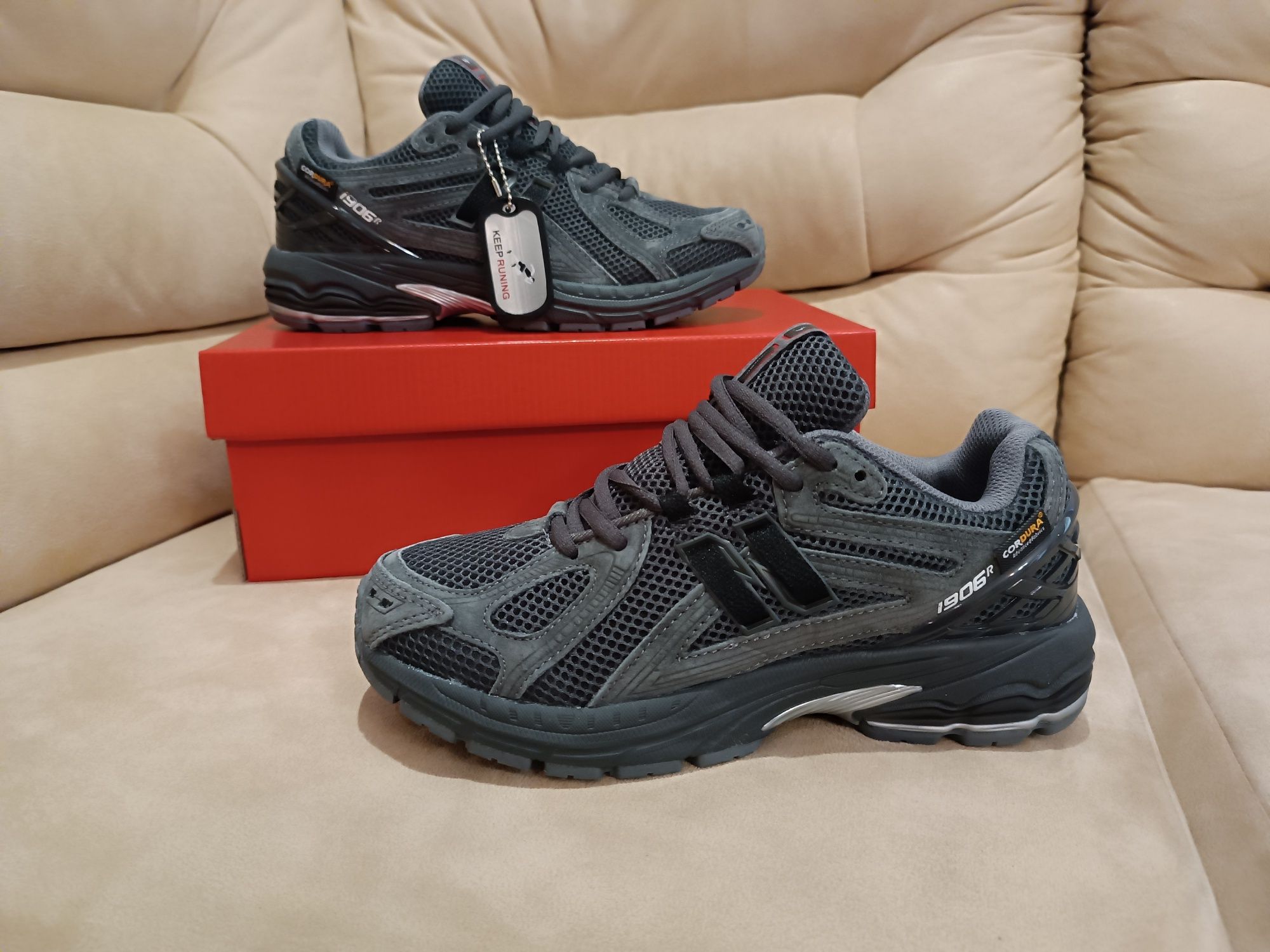 Чоловічі кросівки new balance 1906 R (36-45 розмір) 2 кольори