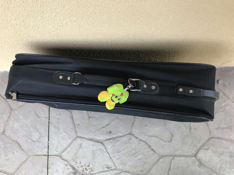 Валізка на колесах в хорошому стані