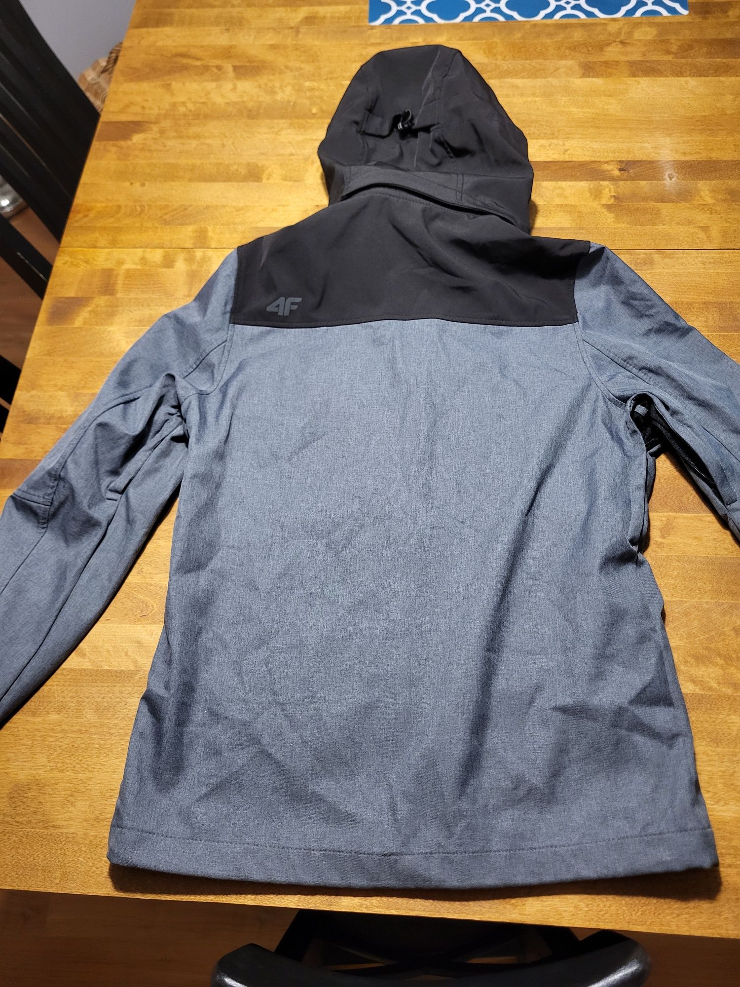 Kurtka softshell męska 4F.