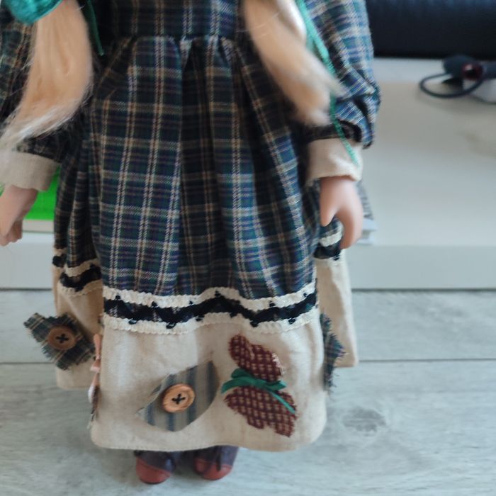 S lalkę z porcelany 43 cm, stan idealny