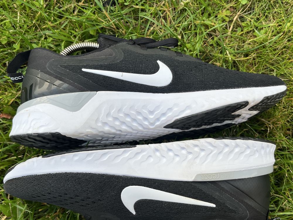 Оригінальні Кросівки Nike react 43 розмір 27,5см стелька стан 7/10