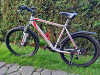 MTB górski 26'' amortyzacja hamulce tarczowe błotniki Shimano stopka