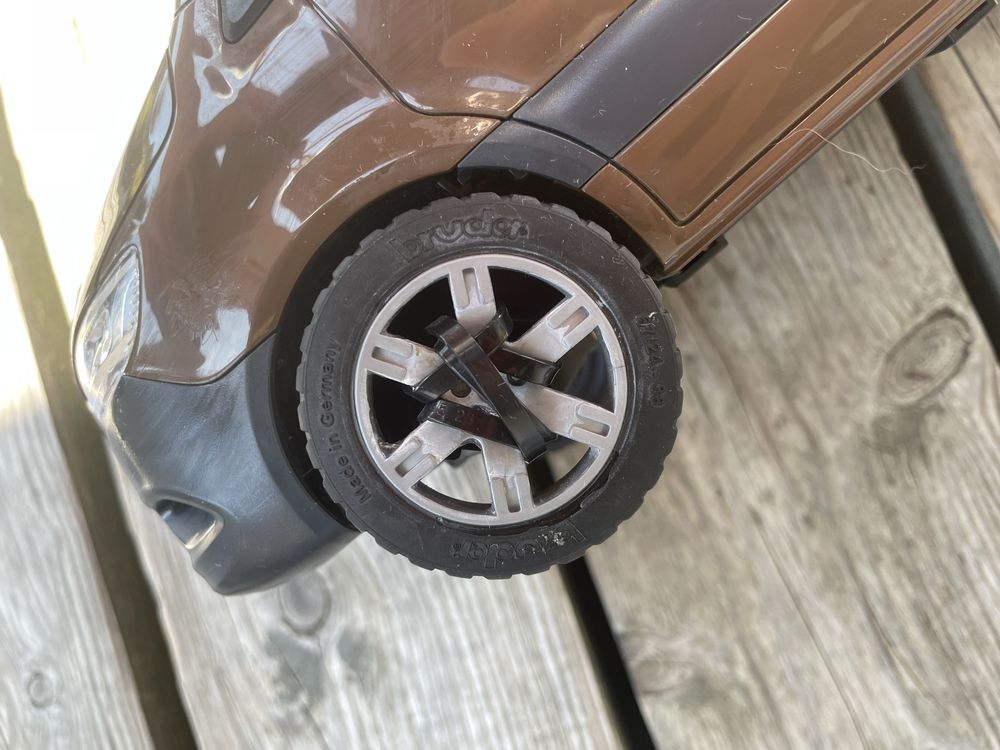 Bruder Mercedes UPS uszkodzony