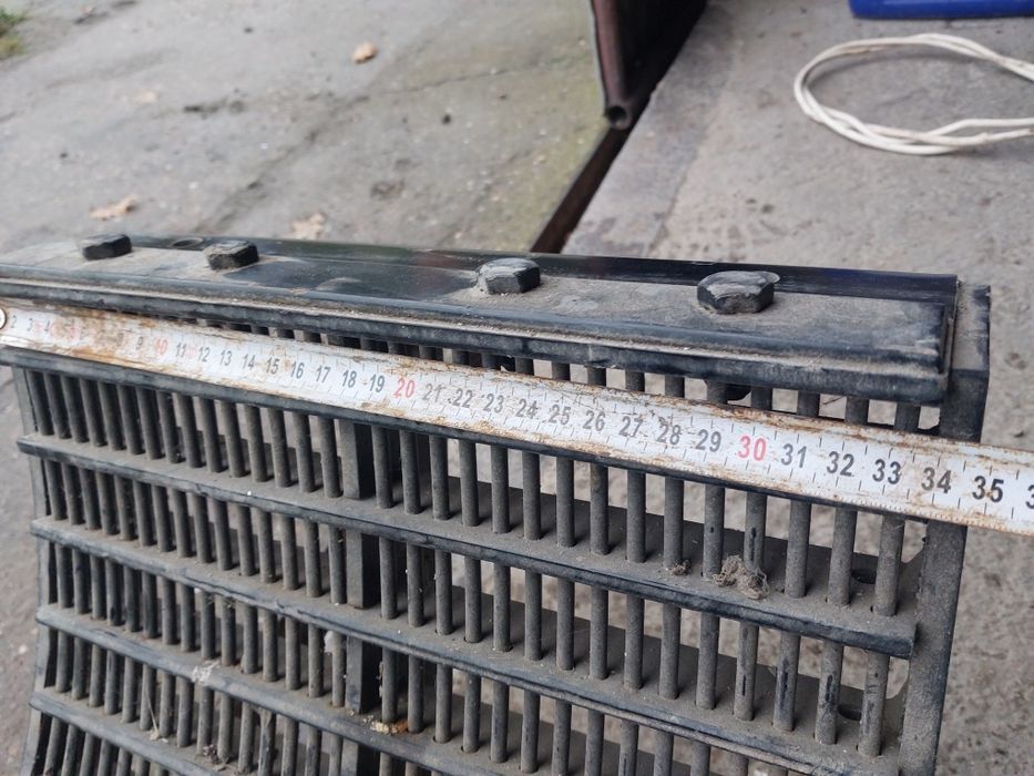 418648A1  Klepisko zbożowe środkowe i tylne do Case