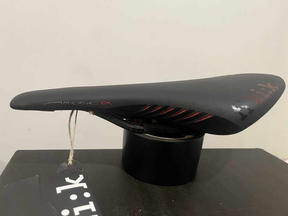 siodełko rowerowe Fizik Arione CX Carbon Braided Rail