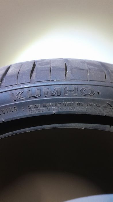 Pneu Kumho ECSTA LE Sport KU39 275/30 ZR19
