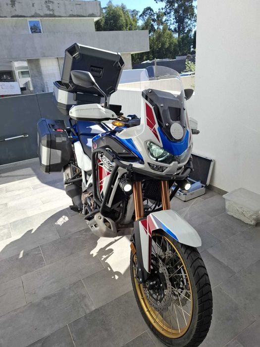 Africa Twin 1100 Adventure Sports DCT 2023 - Impecável e muitos Extras