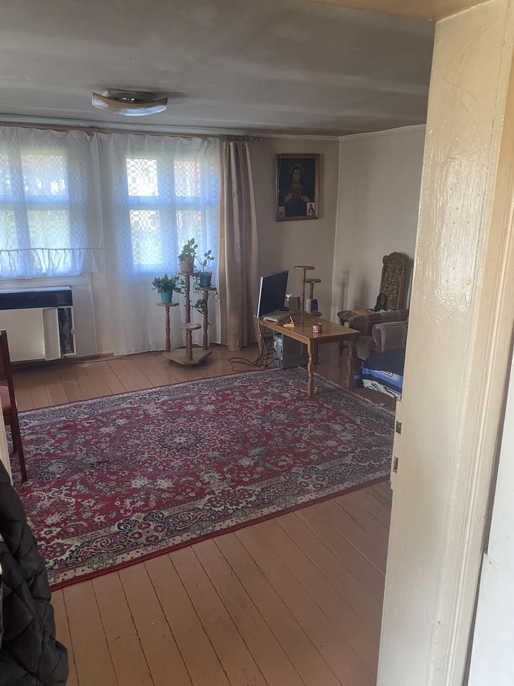Продаж будинку з землею