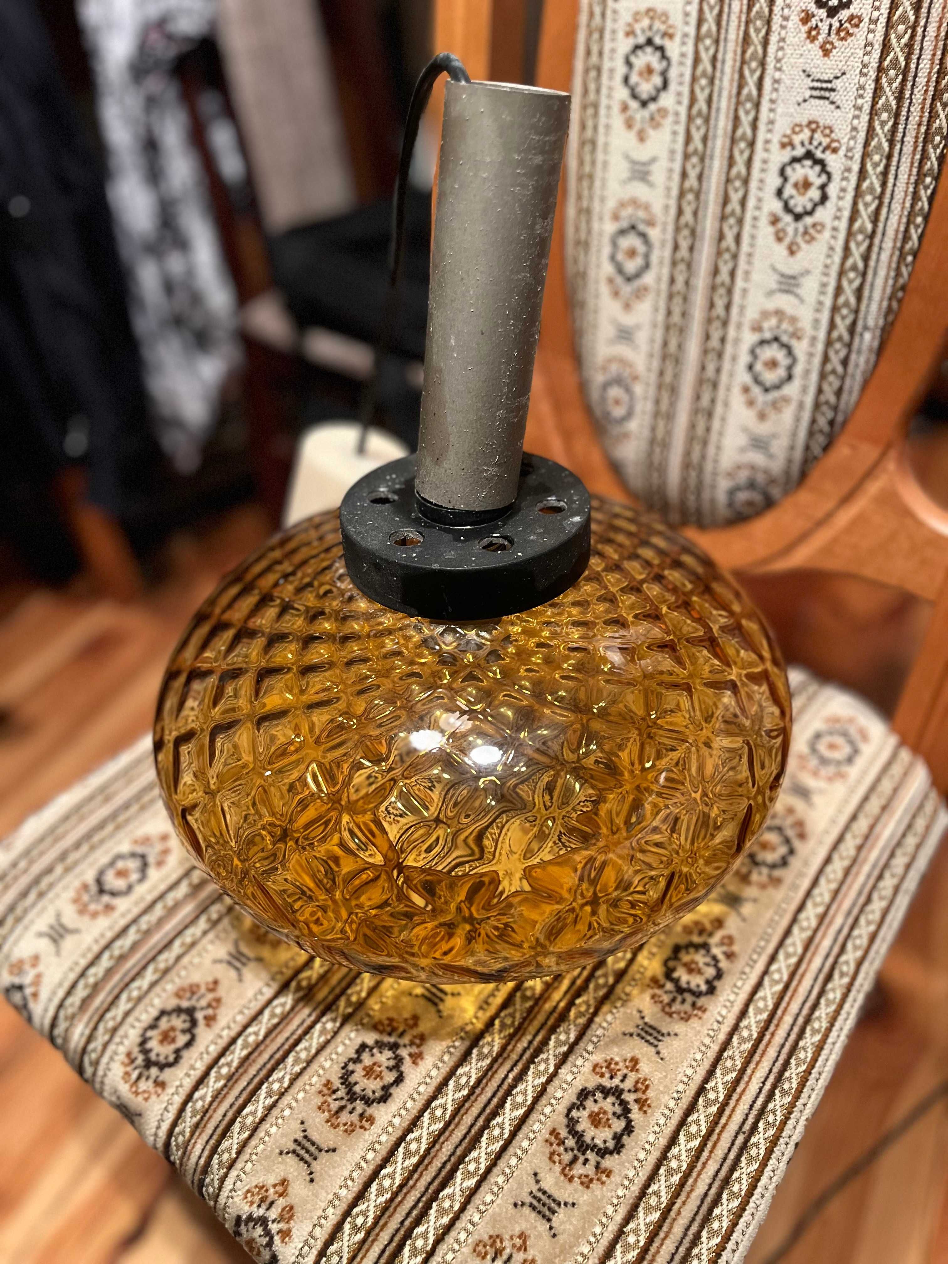 Lampa jednokloszowa