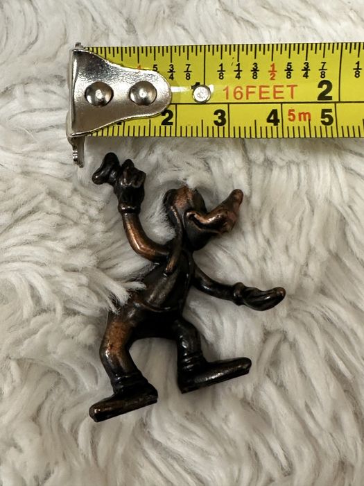 Metalowa figurka Goffy z myszki miki