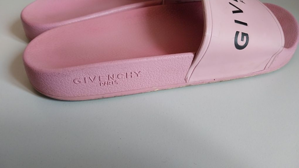 Продам женские шлепки (слайдеры) Givenchy Paris. Оригинал.