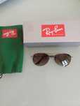 Lindo óculos Ray Ban júnior.  os óculos estão em muito bom estado. A