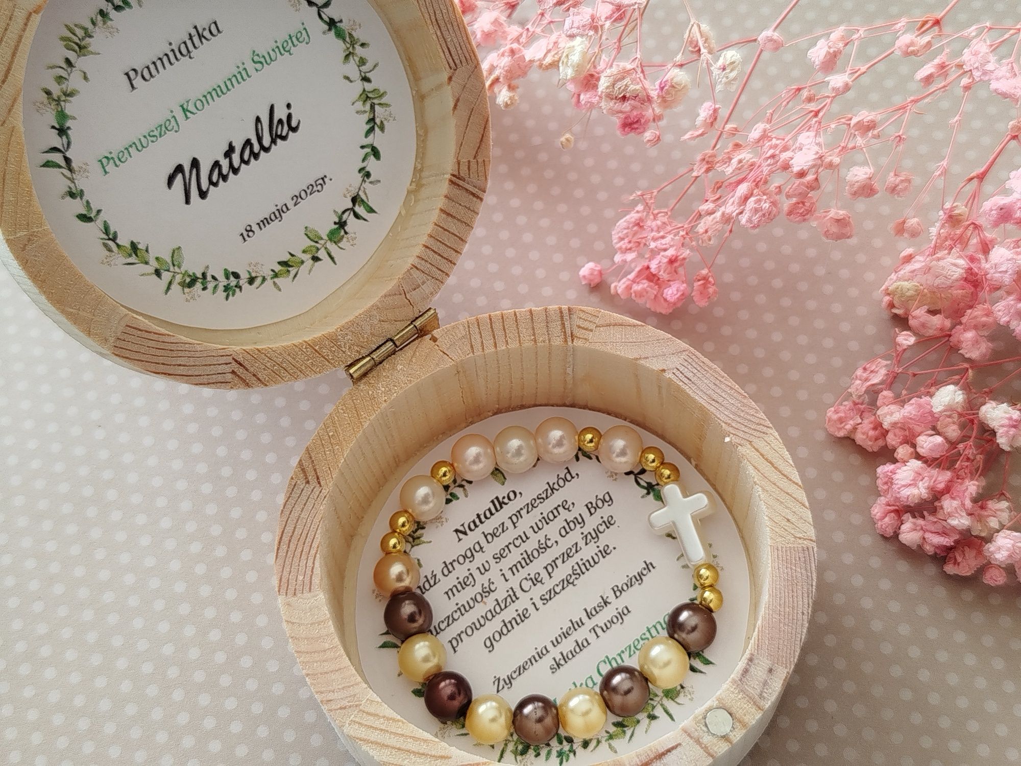 Bransoletka RÓŻANIEC w drewnianym personalizowanym pudełku Komunia
