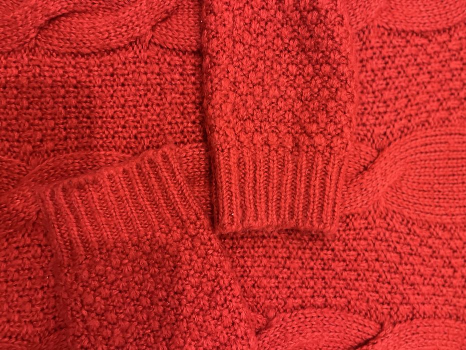 Светр червоний primark