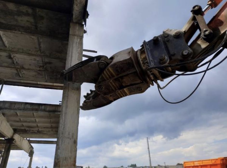 Аренда, услуги экскаватора, гидромолота, гидроножниц. Демонтаж зданий.