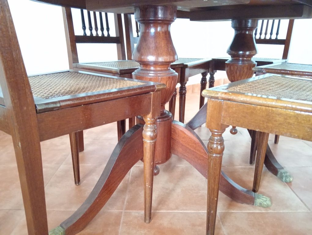 Mesa jantar com 7 .cadeiras