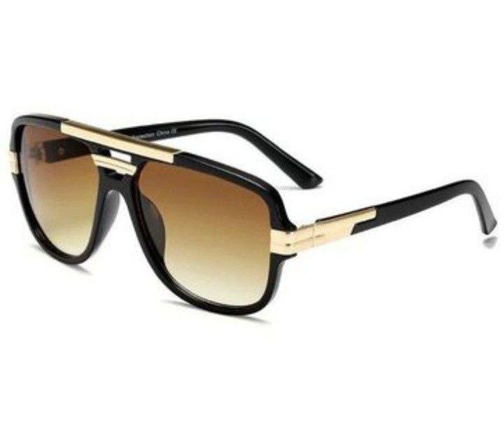 Очки солнцезащитные модные