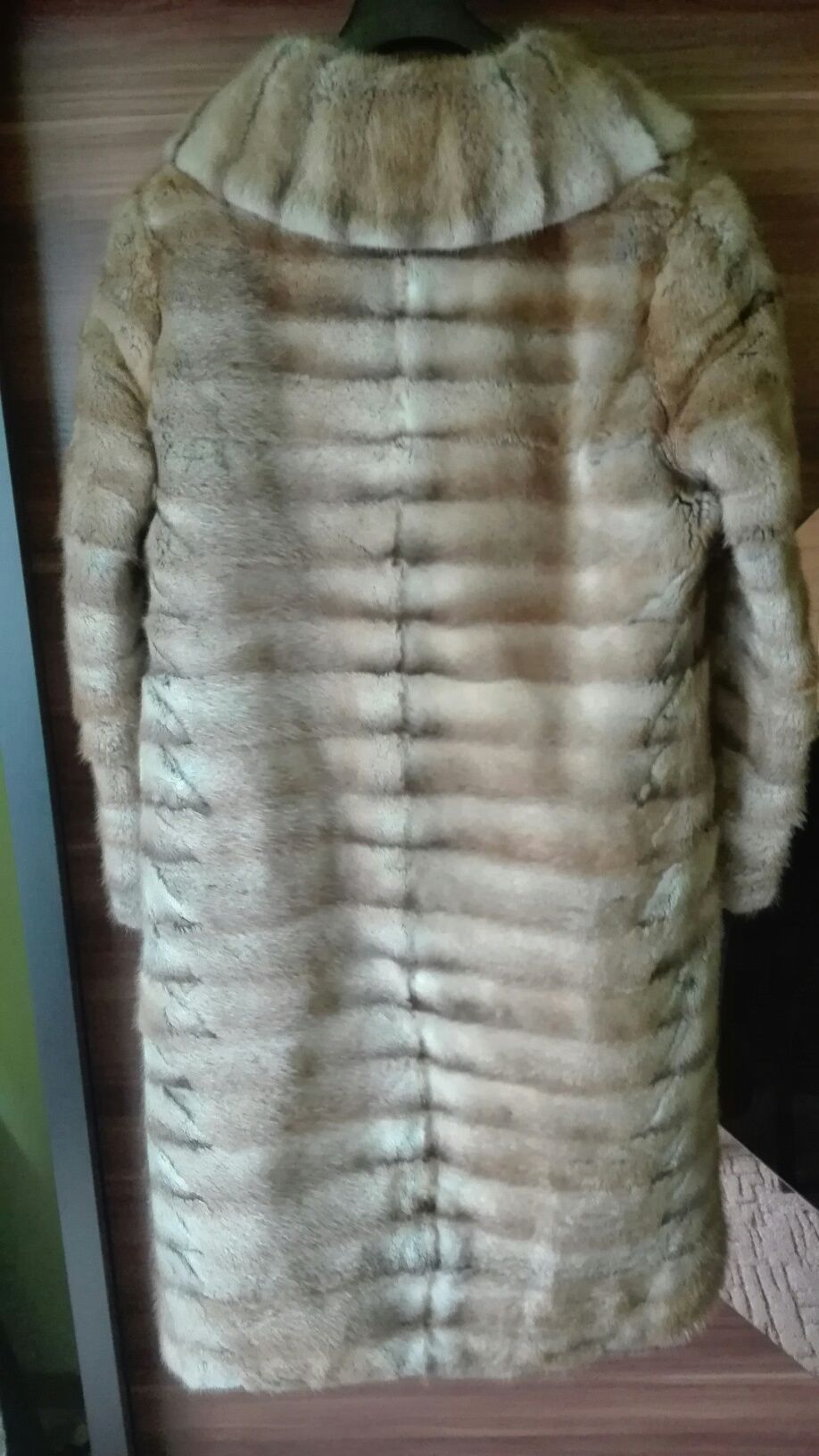 Piękne futro płaszcz z piżmaka .