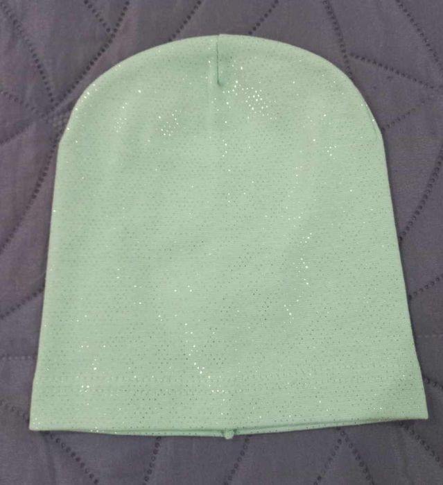 Продам шапки на дівчинку