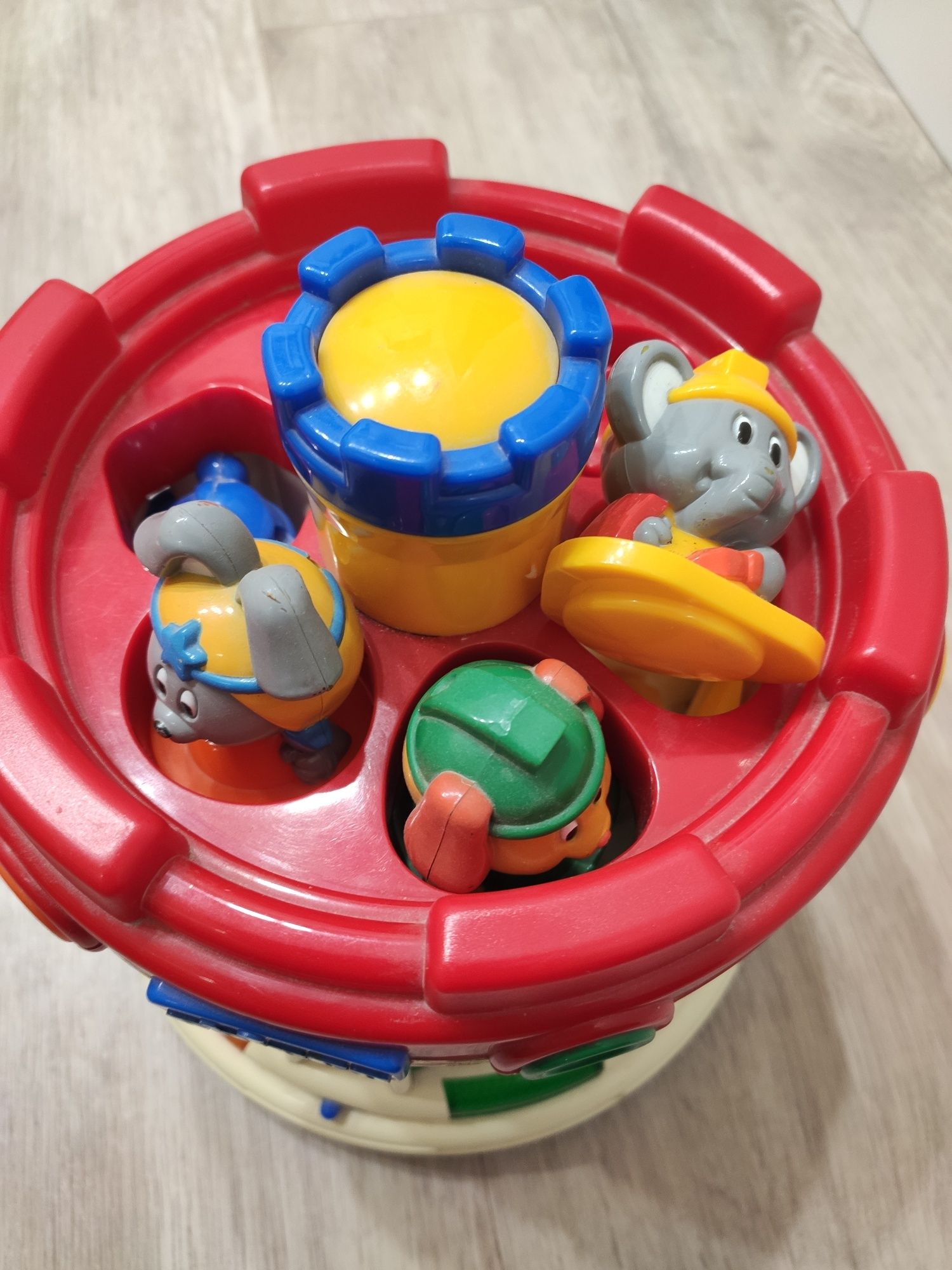 Музыкальная игрушка сортер Chicco замок