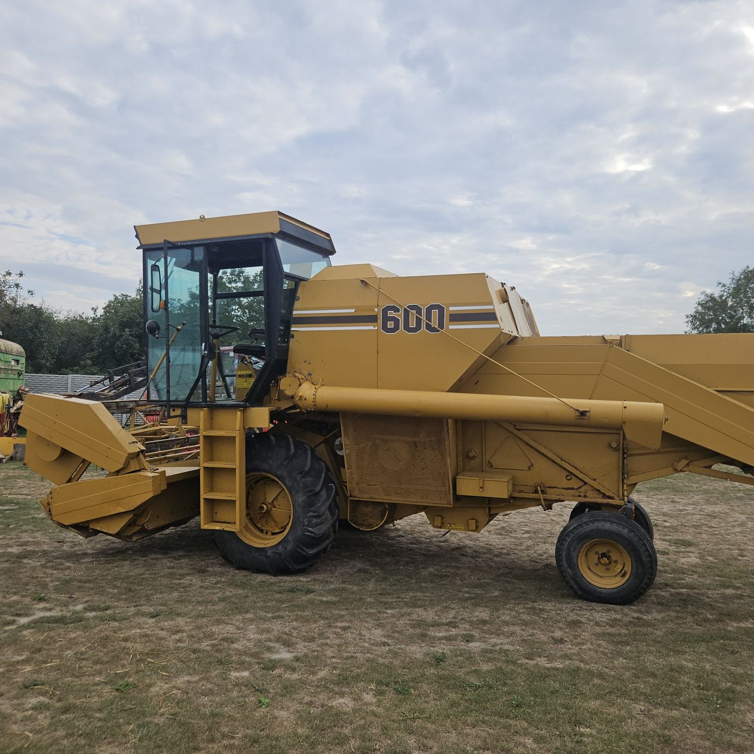 Комбайн зерно збиральний Sampo 600 680 690 з Фінляндії