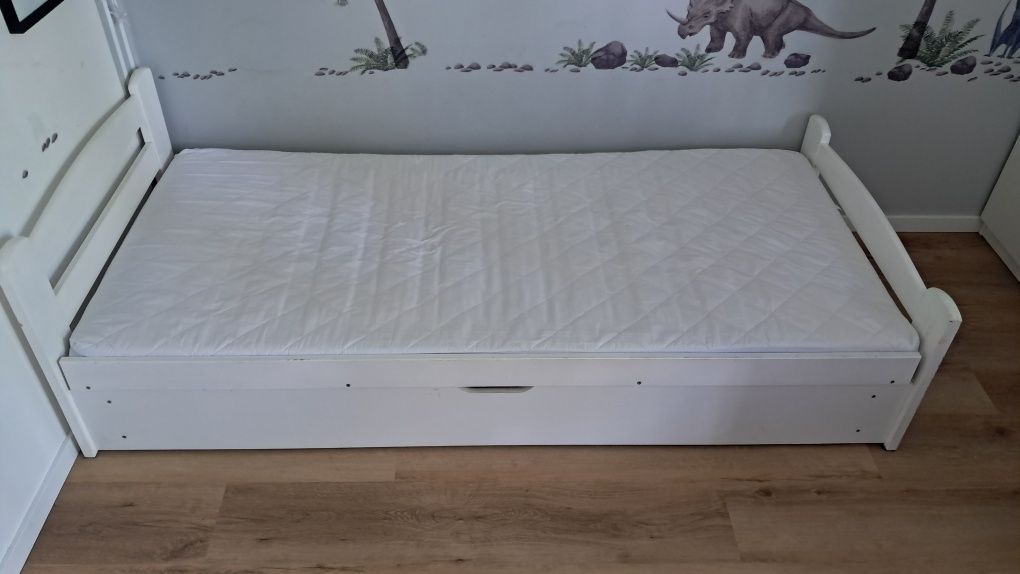 Łóżko drewniane z pojemnikiem 90x200