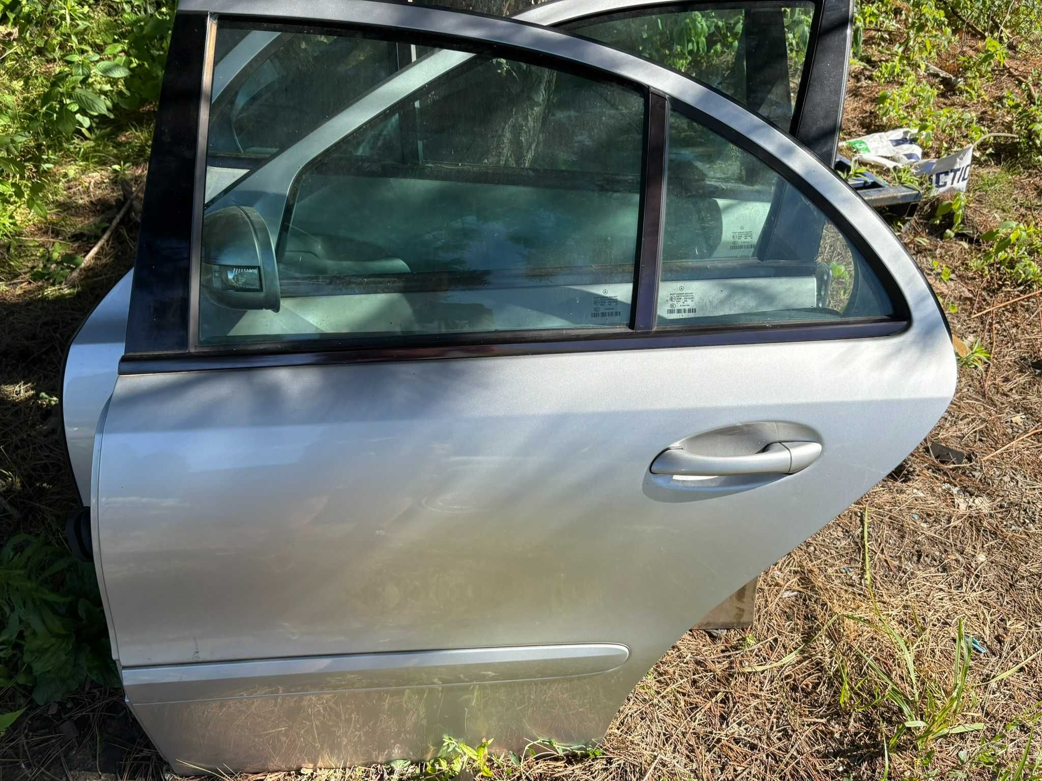 Drzwi Mercedes w211 sedan c744 744c