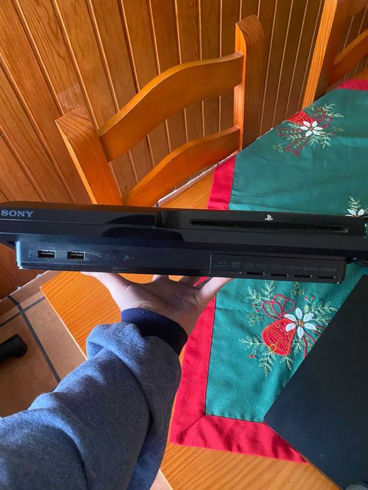 2 Playstation 3 Slim + Cabo de alimentação + HDMI