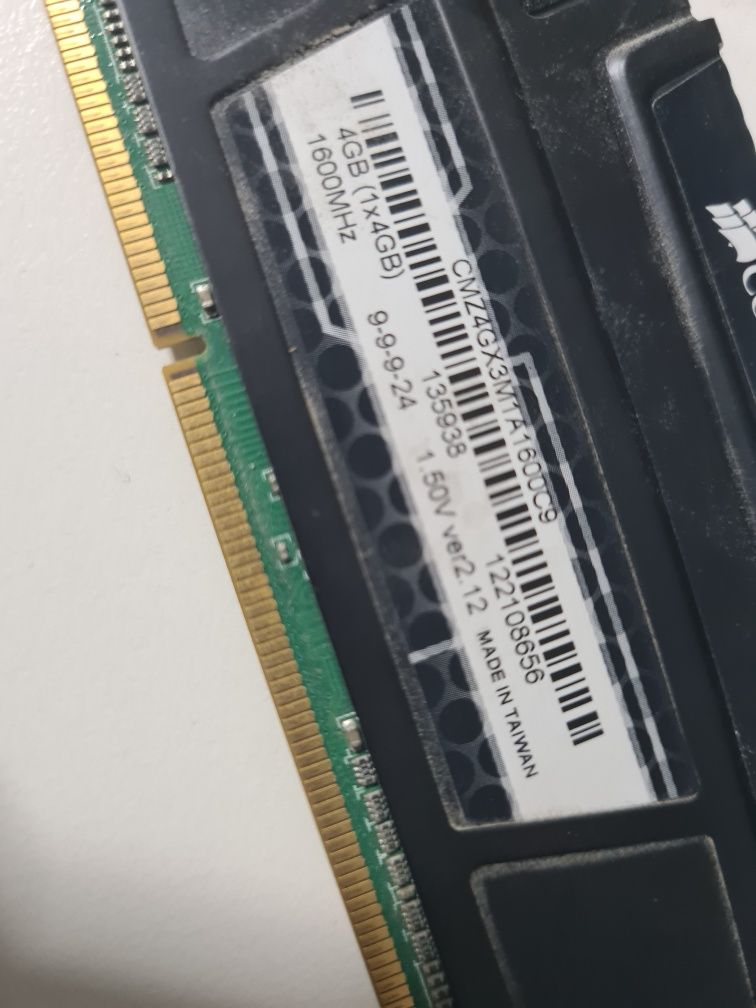 RAM 4GB DDR3 1600MHz Corsair