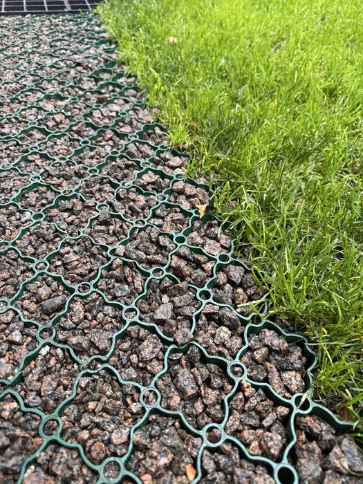Газонна решітка та Георешітка для парковки і укріплення ґрунту