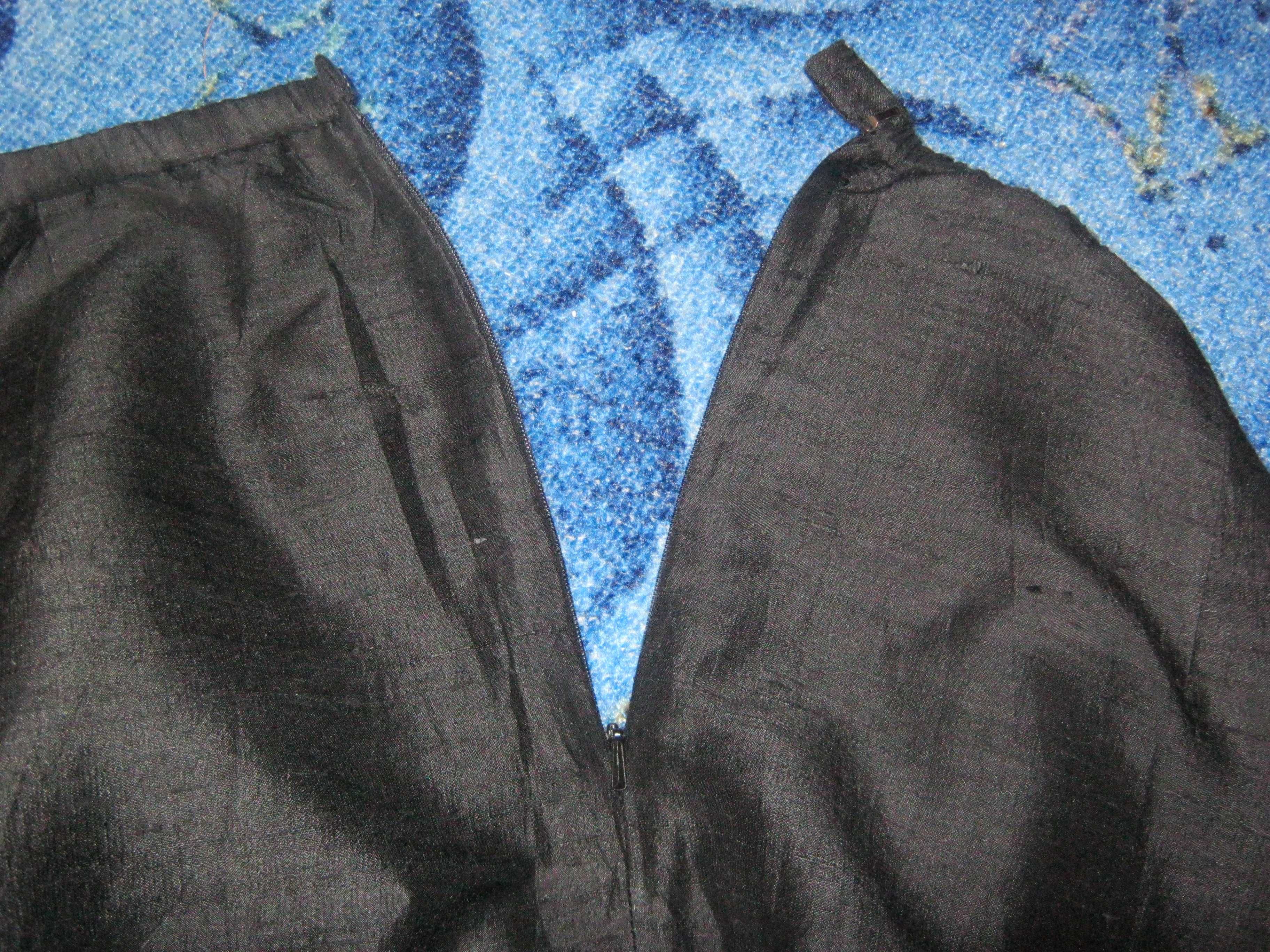 Юбка с вышивкой и бахромой из ткани тафта, на подкладке, р. 52-54