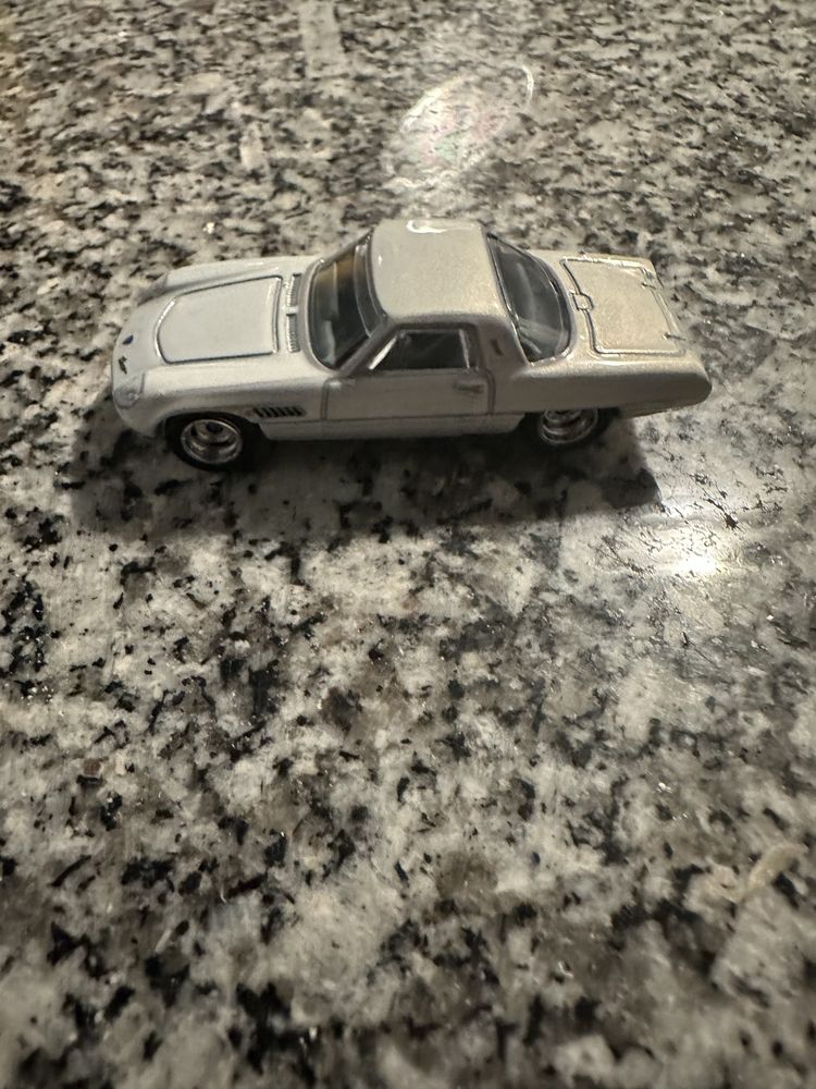Carrinhos de coleçao da HOT WHEELS
