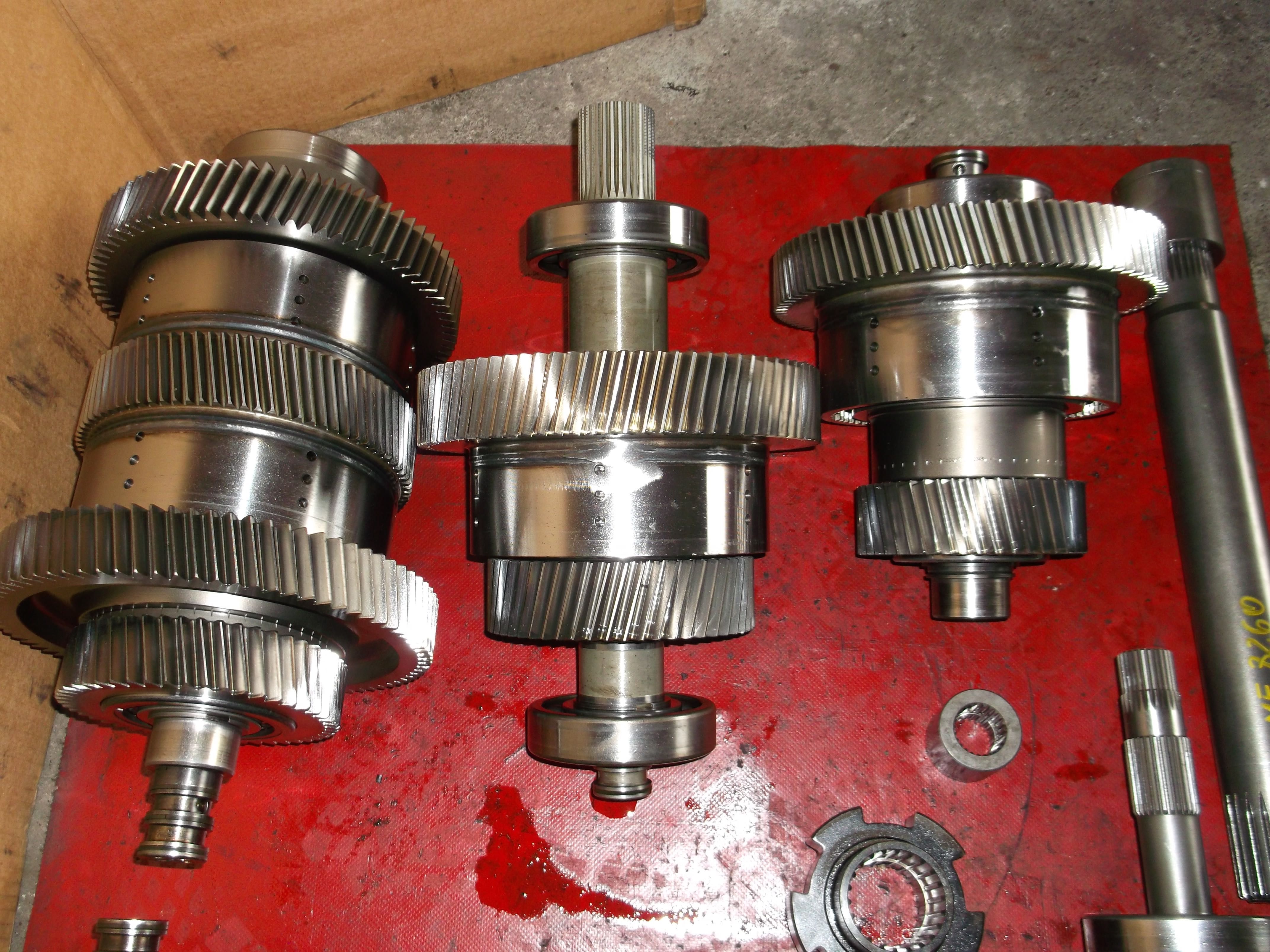Massey Ferguson 8220,8240,8260 --skrzynia,kosz,wałek,obudowa,rewers--