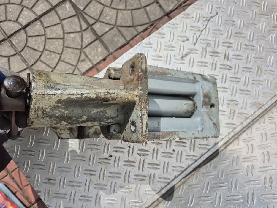 Konkretne imadło ślusarskie PJWK 140 mm okazja!