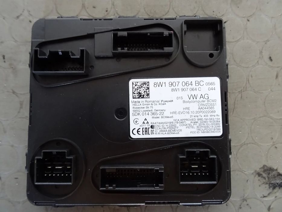 8W1907064BC modul komfortu BCM  Audi A5 A4 8W F5 czesci