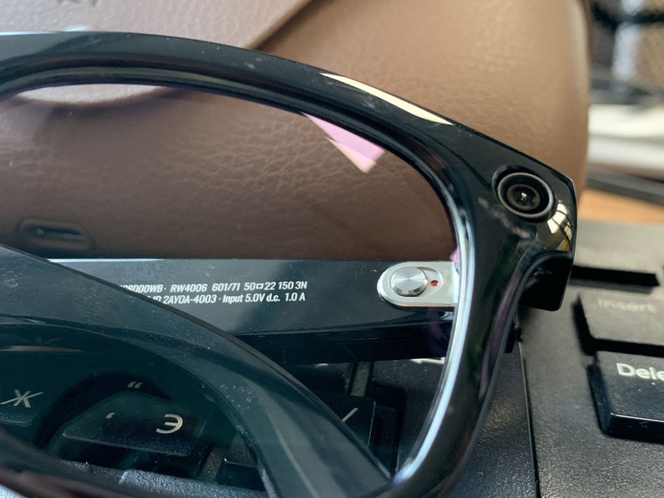 Ray-Ban META AI Wayfarer фотохромні самозатемняючі окуляри з камерою