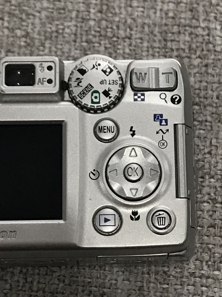 Nikon Coolpix 5600 Camera