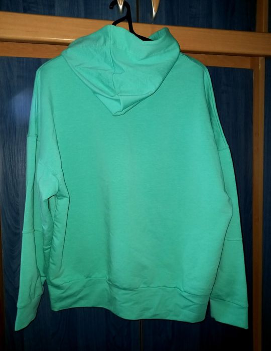 продам НОВИЙ весняний спортивний костюм