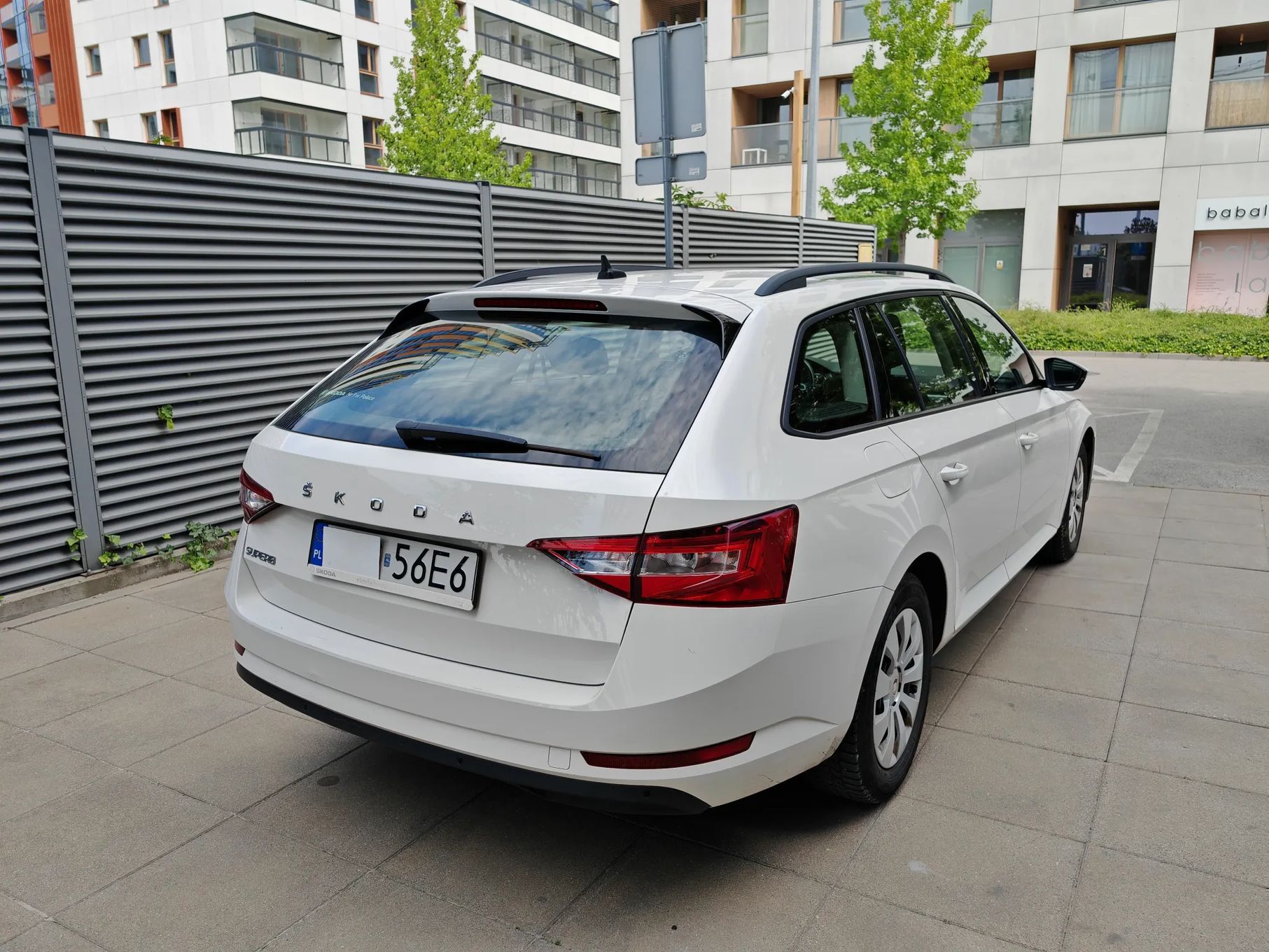 Skoda Superb Salon Polska kombi faktura vat