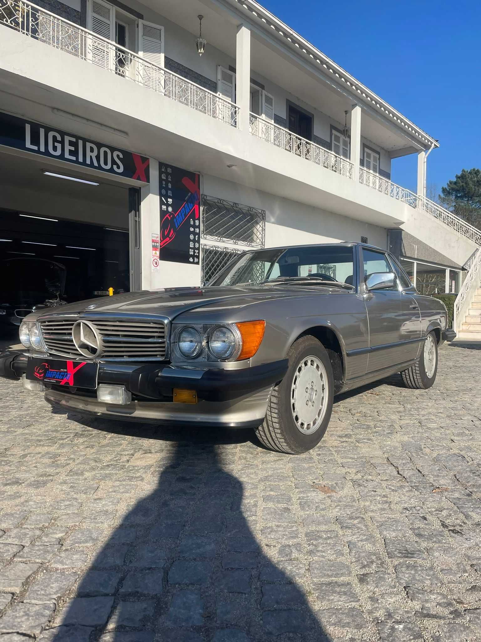 Mercedes-Benz SL560