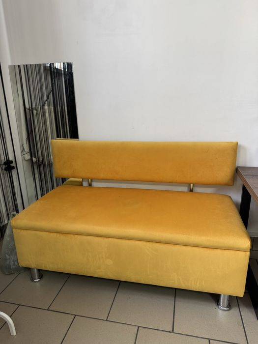 Продам диван з нішею для одягу