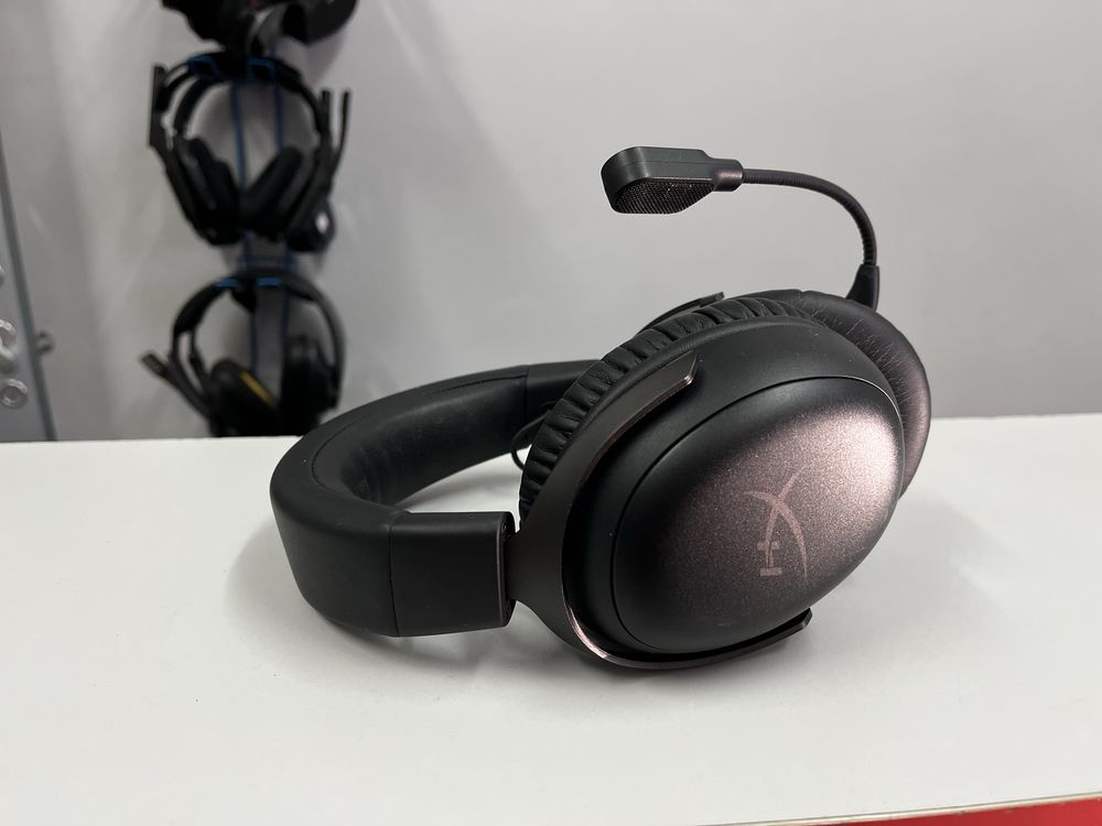 Навушники HyperX Cloud III Wireless