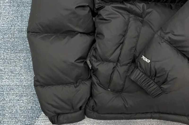 The North Face 1996 Retro Nuptse 700 US-XS