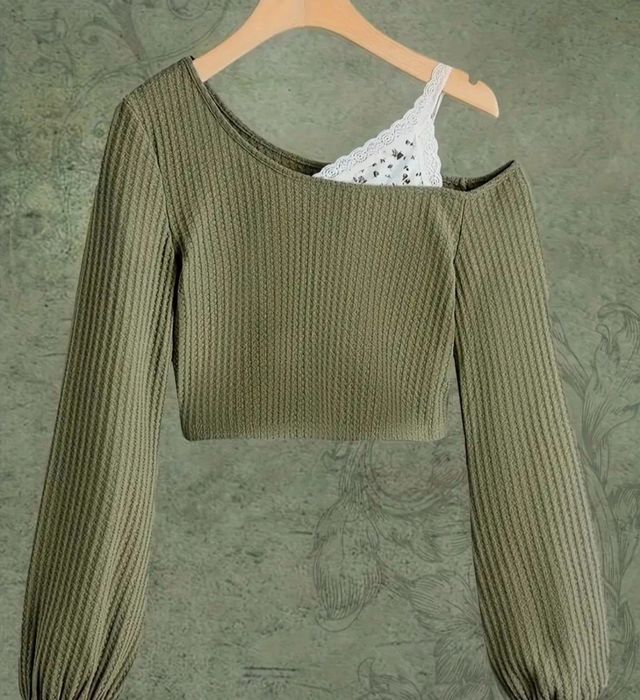Sweterek crop top na jedno ramię XL
