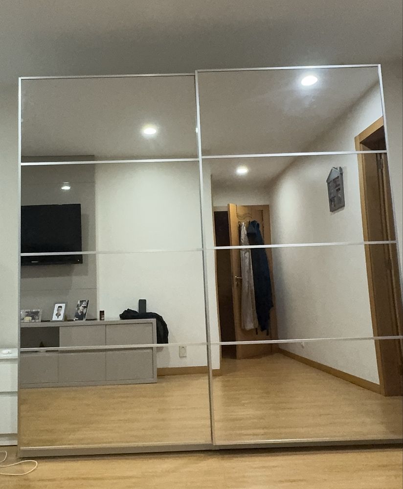 Roupeiro com Porta deslizantes