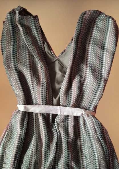 Sukienka elegancka marki Soaked in Luxury