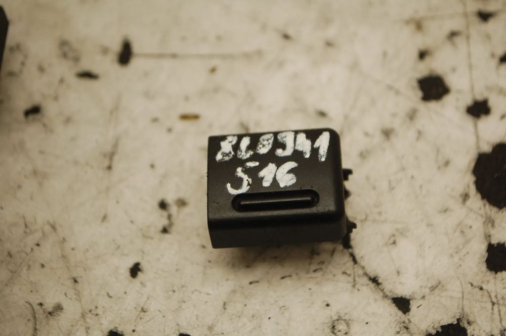 ZAŚLEPKA KONSOLI AUDI A3 8L LIFT 8L0941515 8L0941516C
