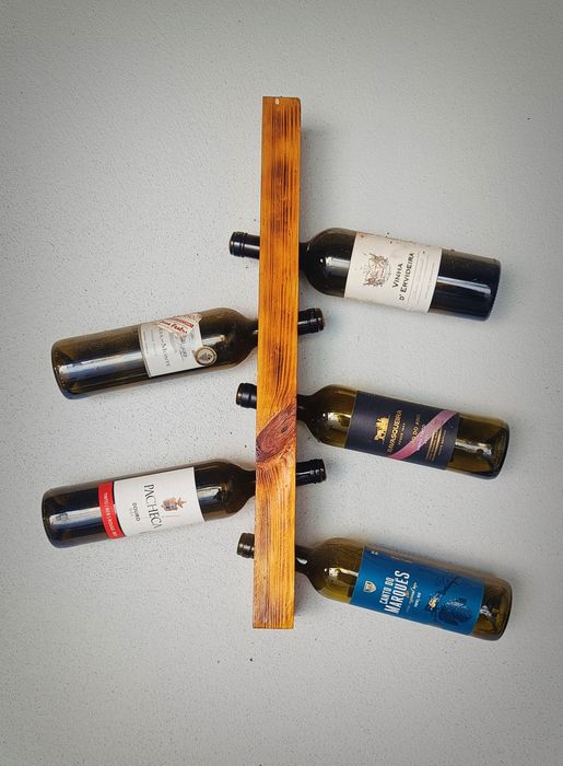 Garrafeira de Parede em Madeira