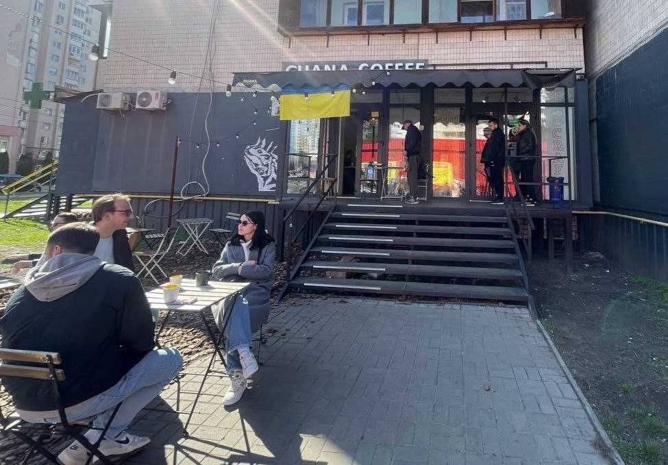 Продам Фасад 25м2+Орендар(45000грн) м.Харьківська ОКУПНІСТЬ 8,5 років