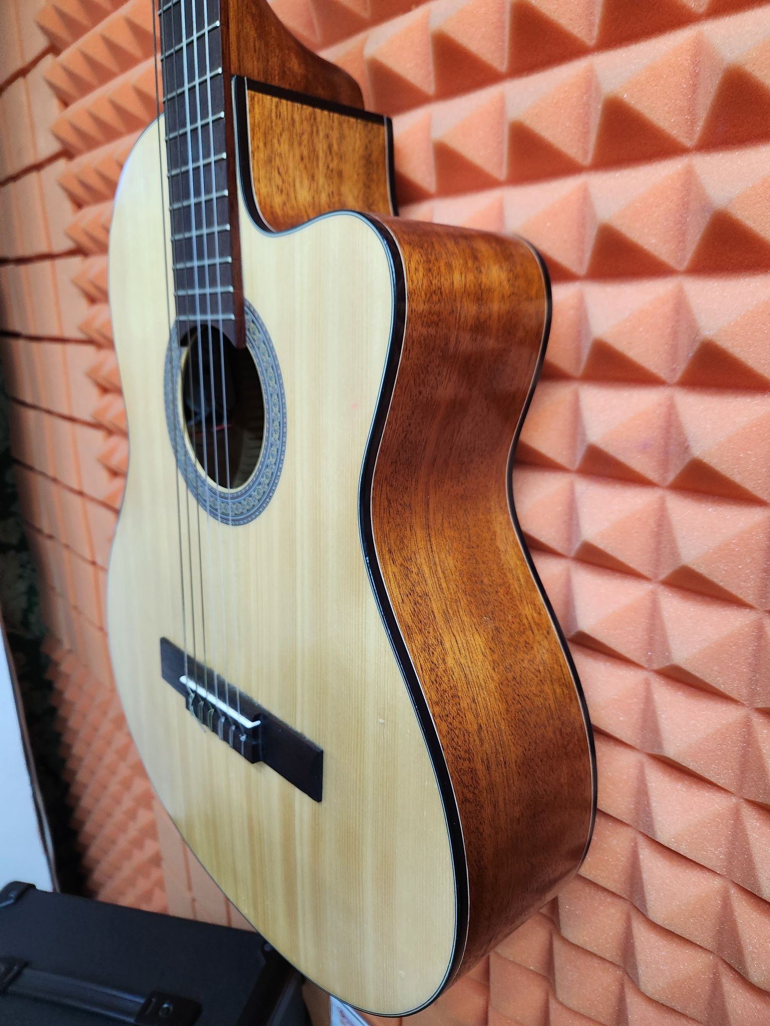 CORT AC120CE OP Класична гітара з звукознімачем в отличном состоянии